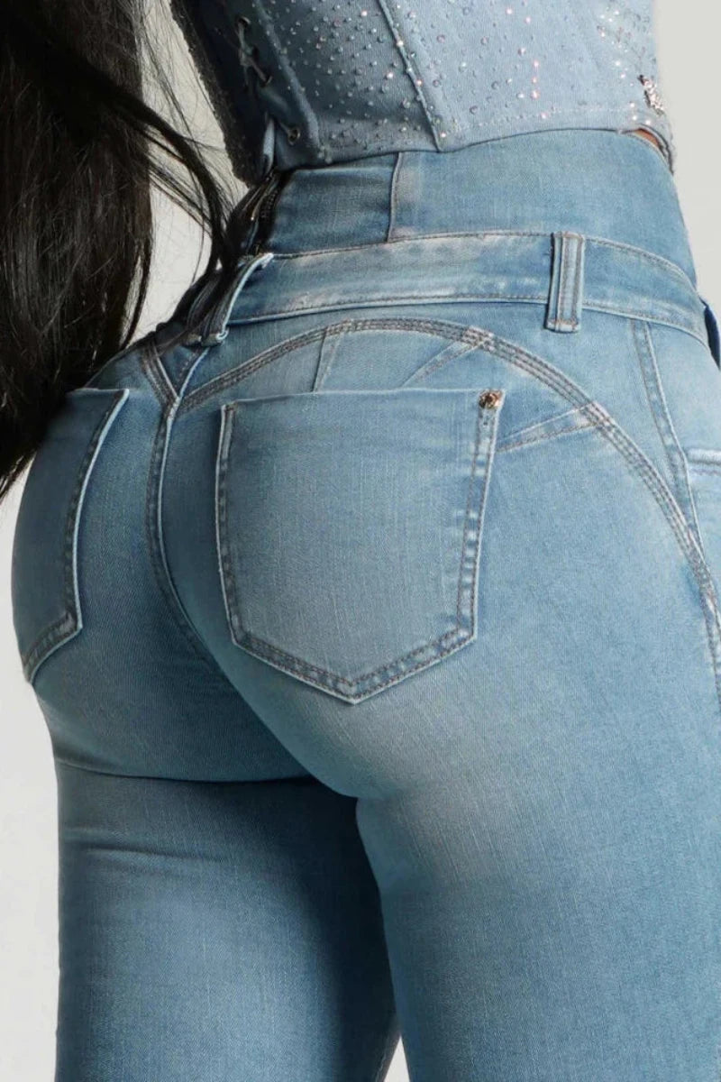 Lara lifted jeans